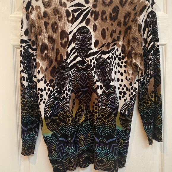 Joseph A. Print Cardigan. - Picture 2 of 5